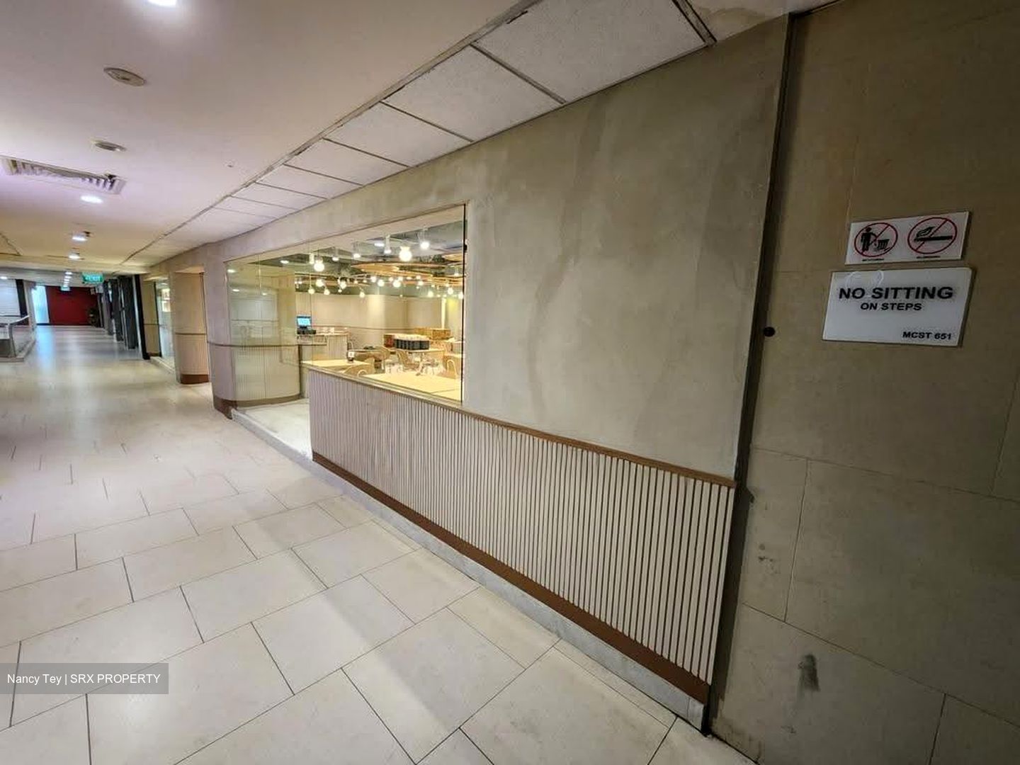 Lucky Plaza (D9), Retail #618127411